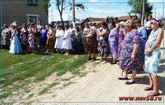 Жители села внимательно слушали губернатора