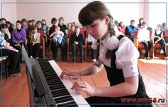 Воспитанница школы искусств Юля Чепасова на благотворительном празднике