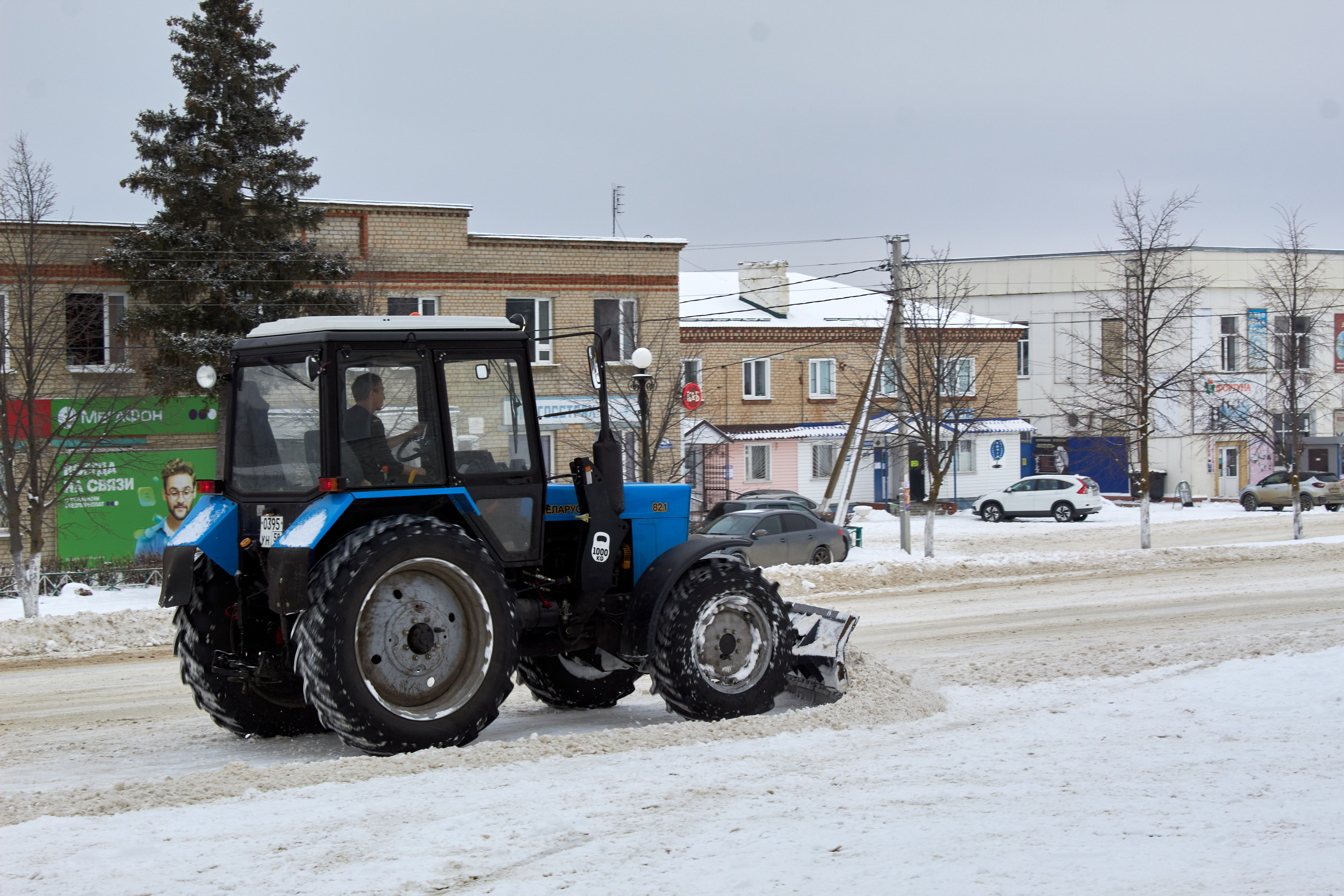 В Русском Камешкире оперативно убрали снег